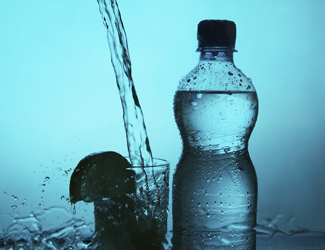 бутылки с минеральной водой
